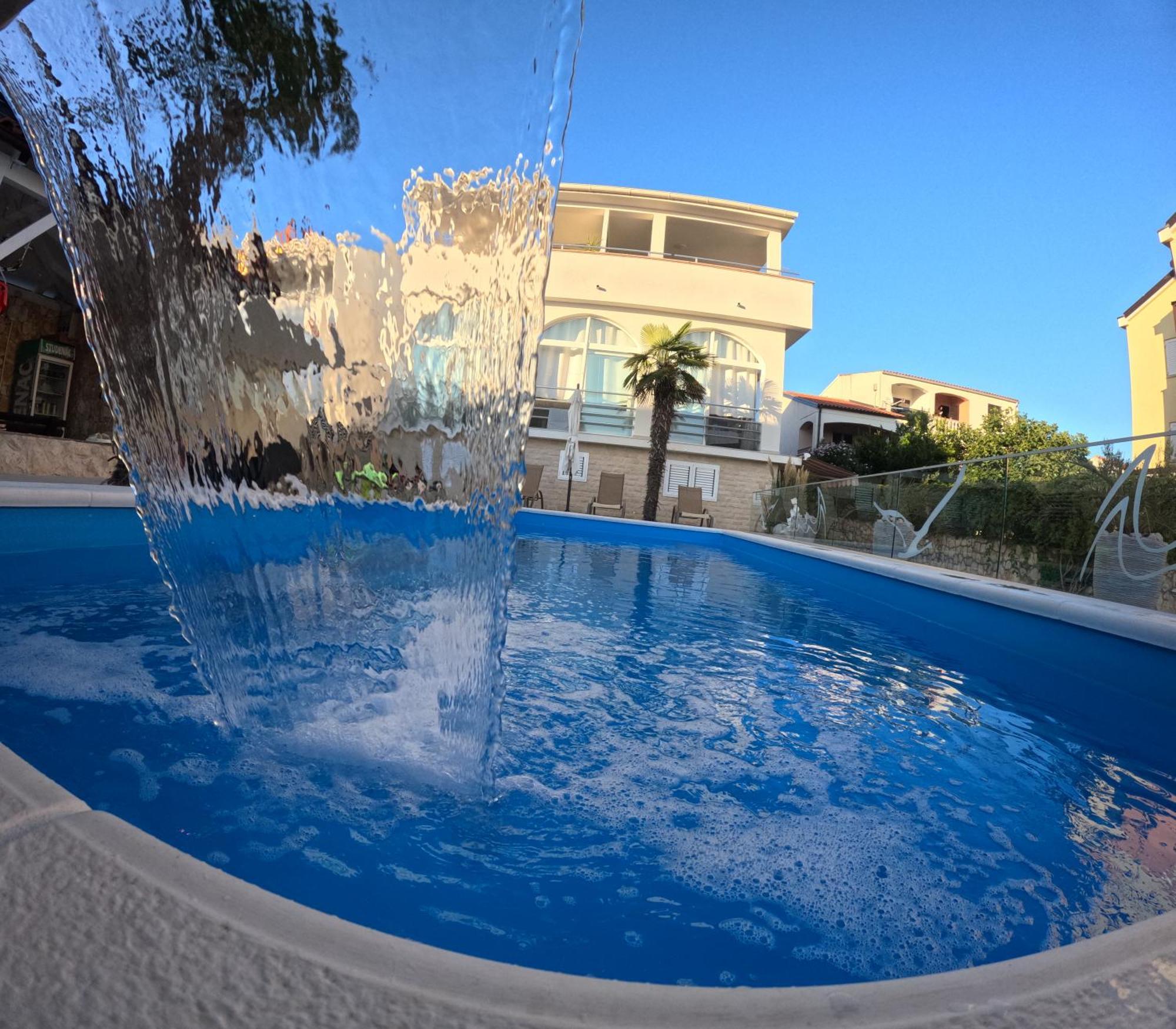 Apartments Sun Dance With Heated Pool Новаля Екстер'єр фото